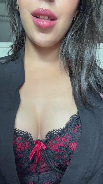 LioraLuxeX live cam on Cam4