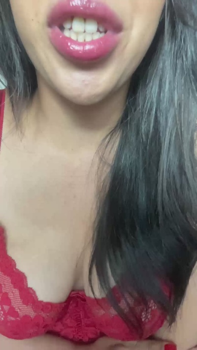 LioraLuxeX live cam on Cam4