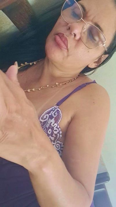 LirioBr live cam on Cam4