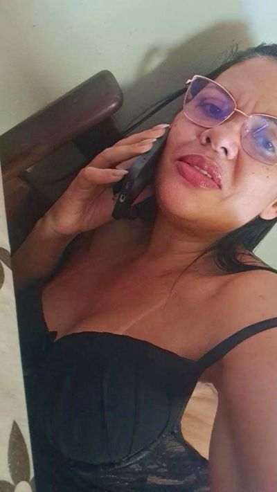 LirioBr live cam on Cam4