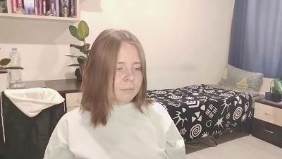 LisaBrackley live cam on Cam4
