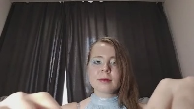 LisaBrackley live cam on Cam4