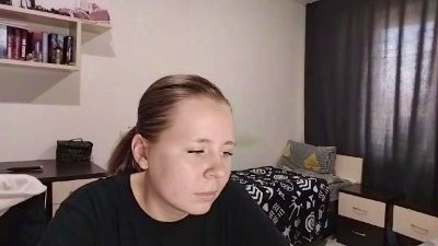 LisaBrackley live cam on Cam4