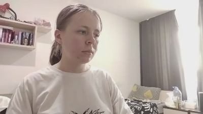 LisaBrackley live cam on Cam4