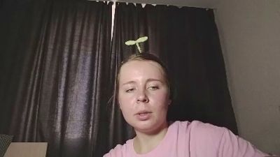 LisaBrackley live cam on Cam4