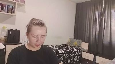 LisaBrackley live cam on Cam4