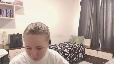 LisaBrackley live cam on Cam4