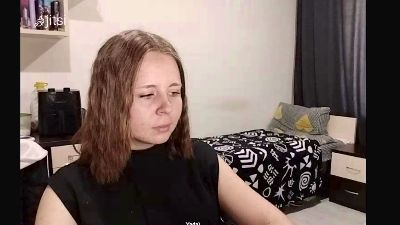 LisaBrackley live cam on Cam4