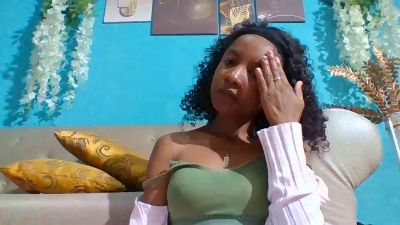 Lisahsexyhot live cam on Cam4
