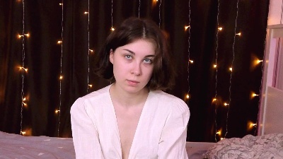 LisbethMcleon live cam on Cam4