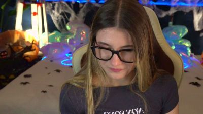 Lissaa_Moon live cam on Cam4
