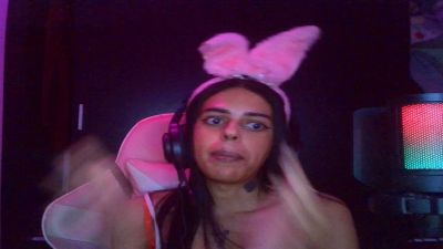 LittleBunnysz live cam on Cam4