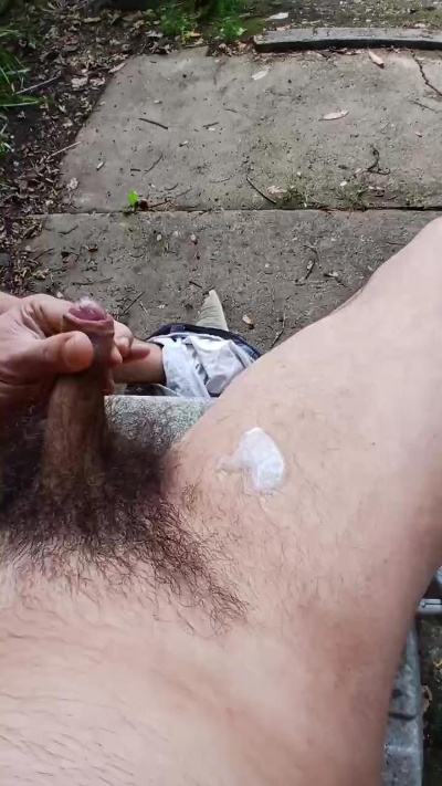 LittleBush4000 live cam on Cam4