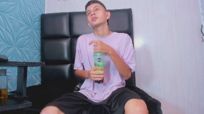 LittleJordi live cam on Cam4