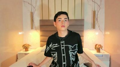 LittleMaxi_ live cam on Cam4