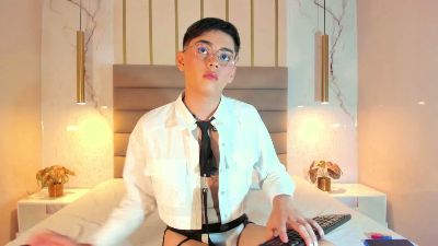 LittleMaxi_ live cam on Cam4