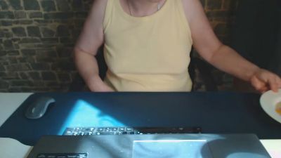LittlePhoenix live cam on Cam4