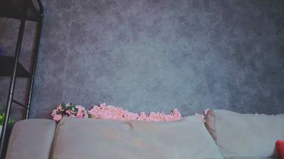 Little_Chips live cam on Cam4