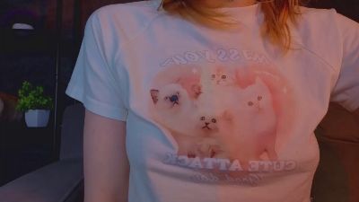 Little_Chips live cam on Cam4