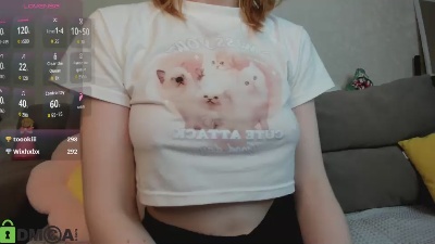 Little_Chips live cam on Cam4