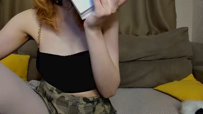 Little_Chips live cam on Cam4