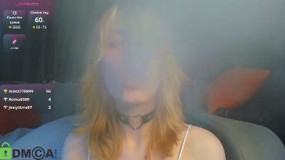 Little_Chips live cam on Cam4
