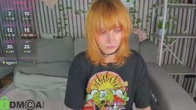 Little_Chips live cam on Cam4