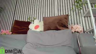 Little_Chips live cam on Cam4