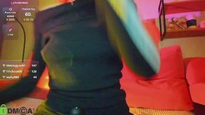 Little_Chips live cam on Cam4