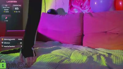Little_Chips live cam on Cam4