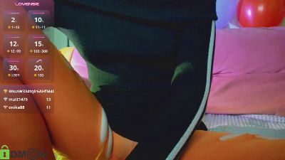 Little_Chips live cam on Cam4