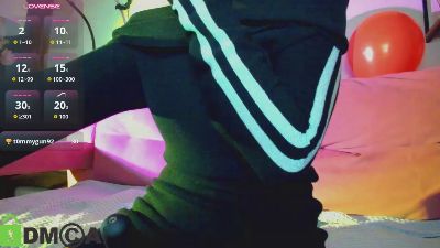 Little_Chips live cam on Cam4