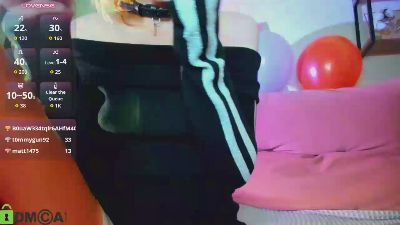Little_Chips live cam on Cam4