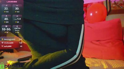 Little_Chips live cam on Cam4