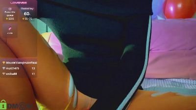 Little_Chips live cam on Cam4