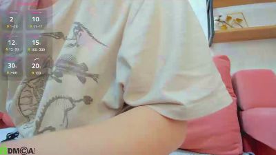 Little_Chips live cam on Cam4