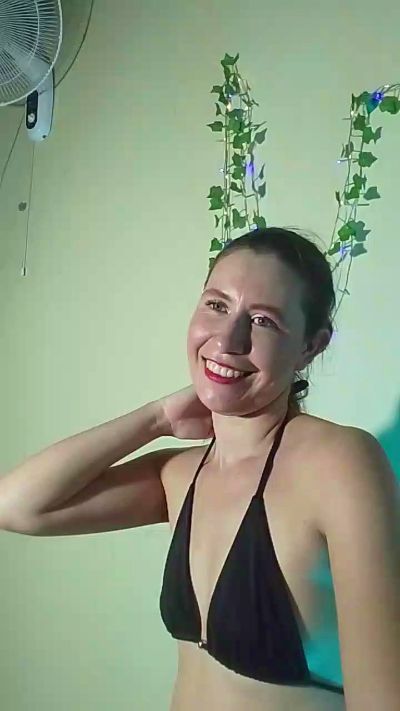 Little_Eva live cam on Cam4