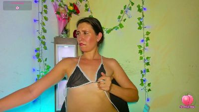 Little_Eva live cam on Cam4
