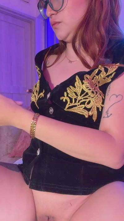 Littlejenn777 live cam on Cam4