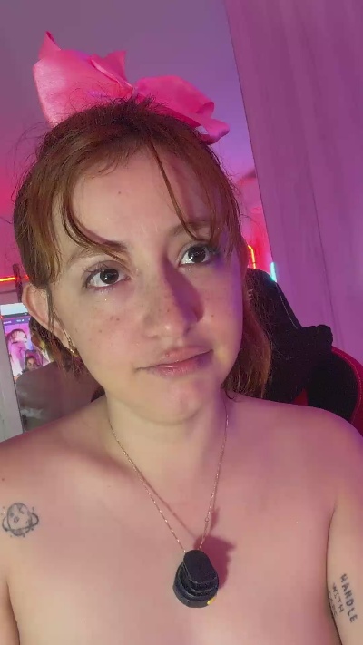 Littlejenn777 live cam on Cam4