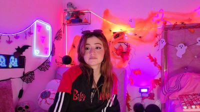 Littlejenn777 live cam on Cam4