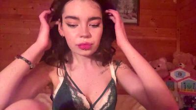 LiviaWinget live cam on Cam4
