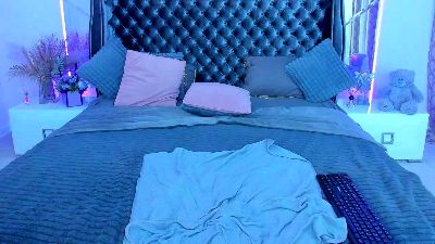 Livia_Shy live cam on Cam4