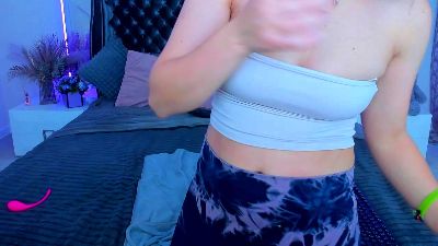 Livia_Shy live cam on Cam4