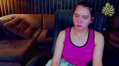 Livia_Shy live cam on Cam4
