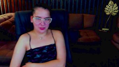 Livia_Shy live cam on Cam4