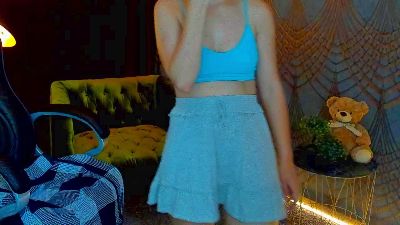 Livia_Shy live cam on Cam4