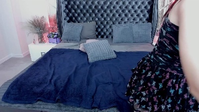 Livia_Shy live cam on Cam4