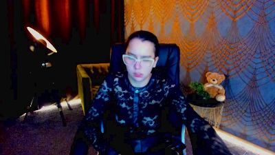 Livia_Shy live cam on Cam4