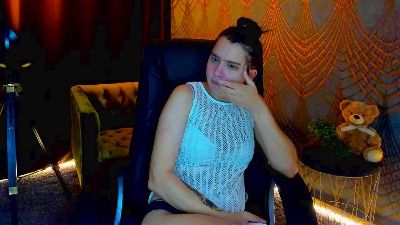 Livia_Shy live cam on Cam4